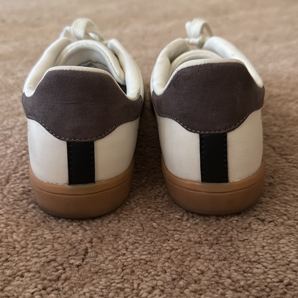 Universal Thread Womens’s Spencer White Low Top Fashion Sneakers 7 - Picture 8 of 9